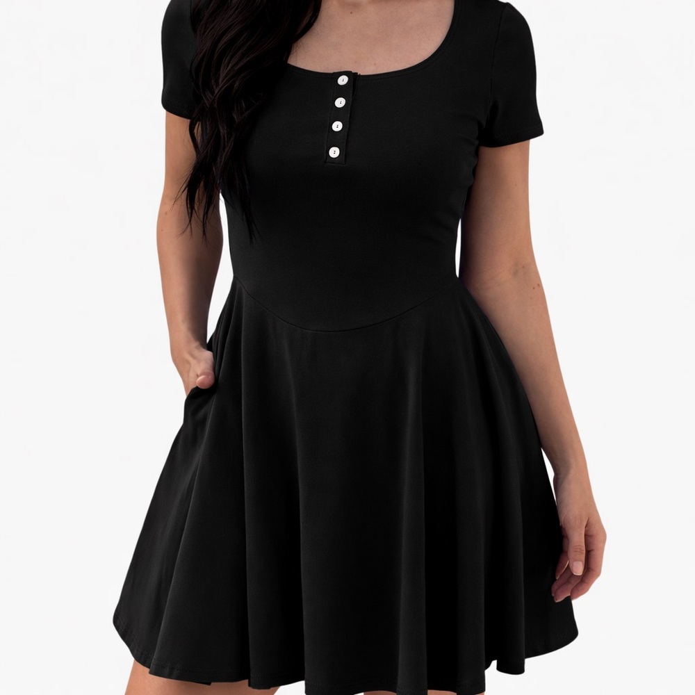 Women’s Black Short Sleeve Scoop Neck Mini Dress with Button Placket
